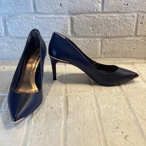Ted Baker London Navy Blue Washiri pump 3.25” heel, 38.5 US size. Excellent cond
